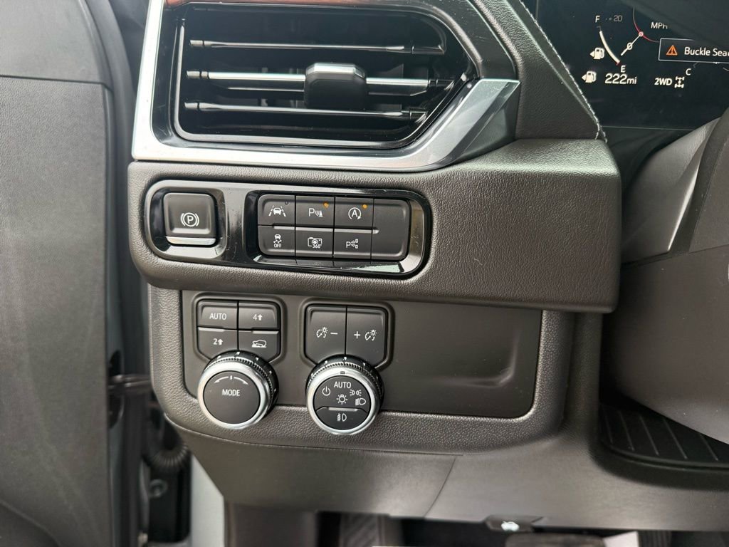 Used 2025 GMC Yukon XL Denali image 31