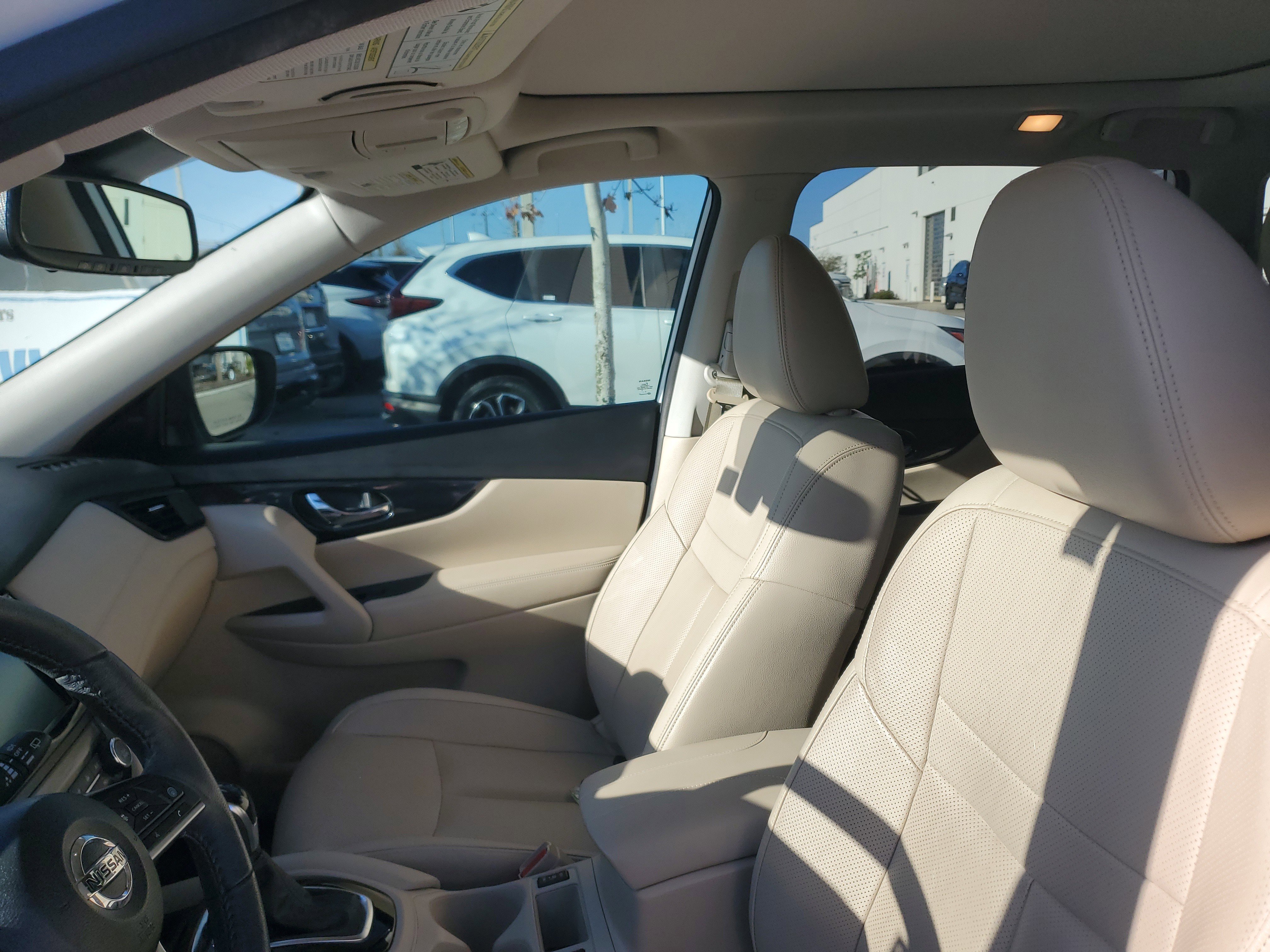 Used 2020 Nissan Rogue SL w/ Premium Package image 24