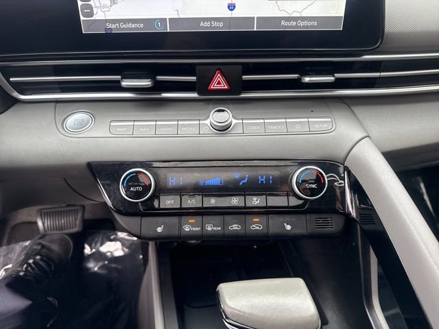 Used 2024 Hyundai Elantra SEL w/ Convenience Package image 15