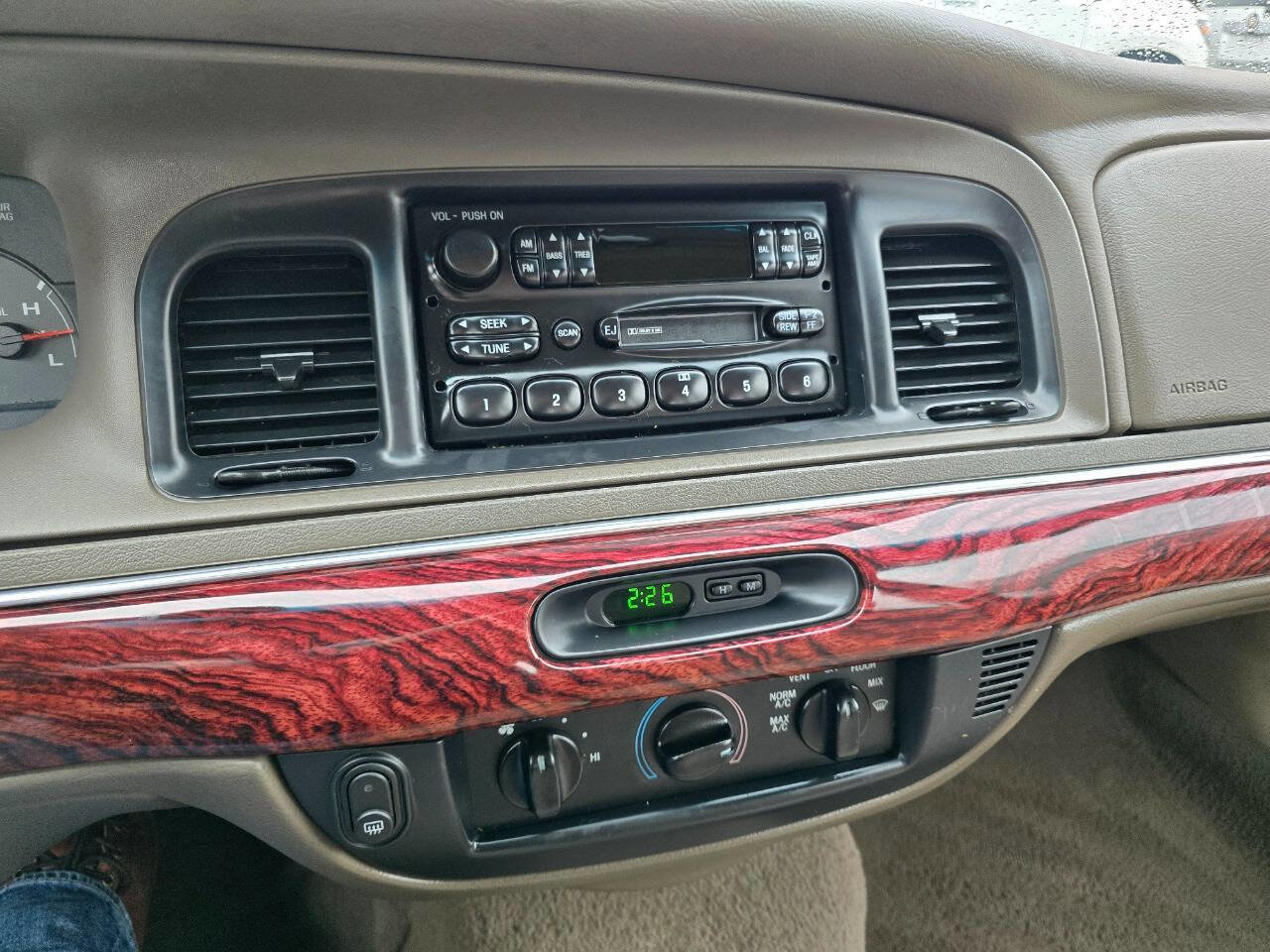 Used 2001 Mercury Grand Marquis GS image 16