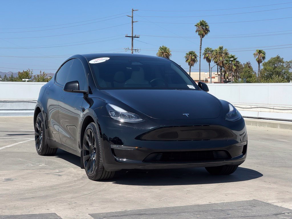 Used 2023 Tesla Model Y Long Range AWD/4WD image 3