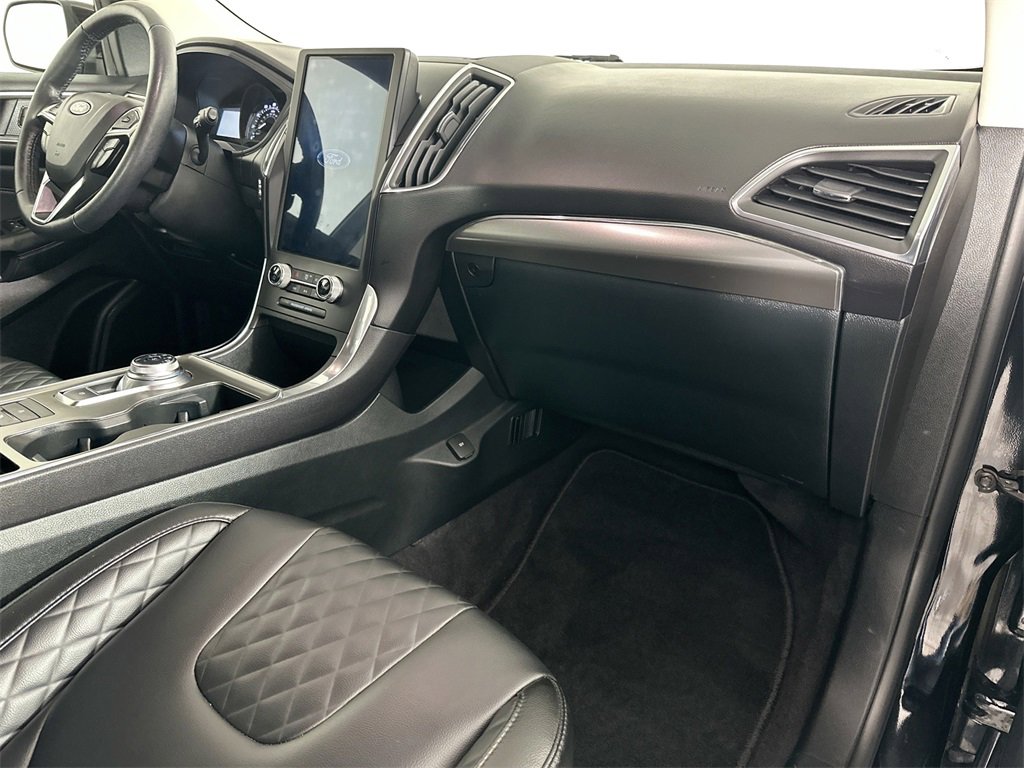 Used 2024 Ford Edge Titanium image 28