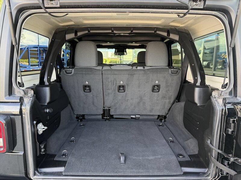 Used 2026 Jeep Wrangler Unlimited Sport AWD/4WD image 17