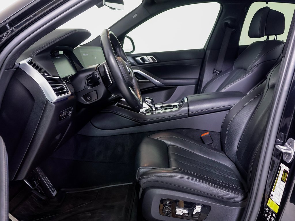 Used 2021 BMW X6 M50i image 5
