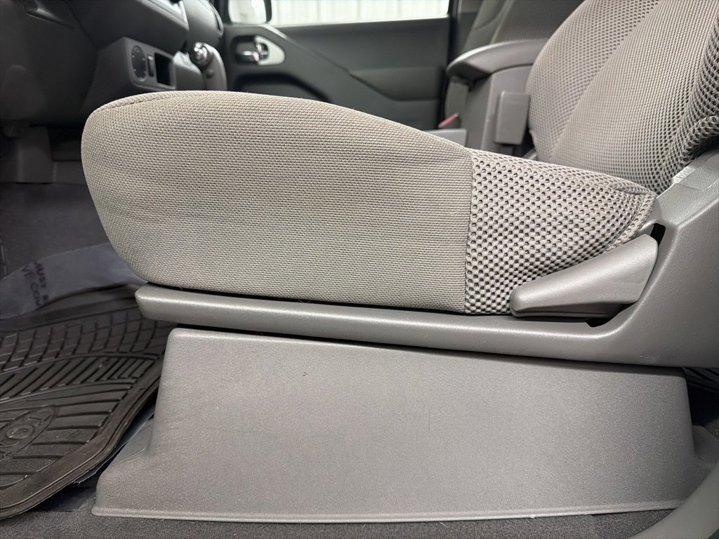 Used 2019 Nissan Frontier SV image 12