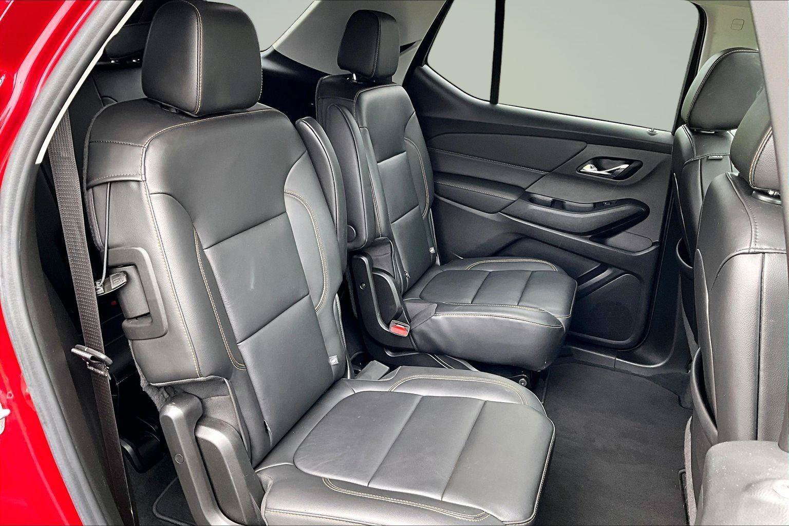 Used 2021 Chevrolet Traverse LT w/ LT Premium Package AWD/4WD image 28
