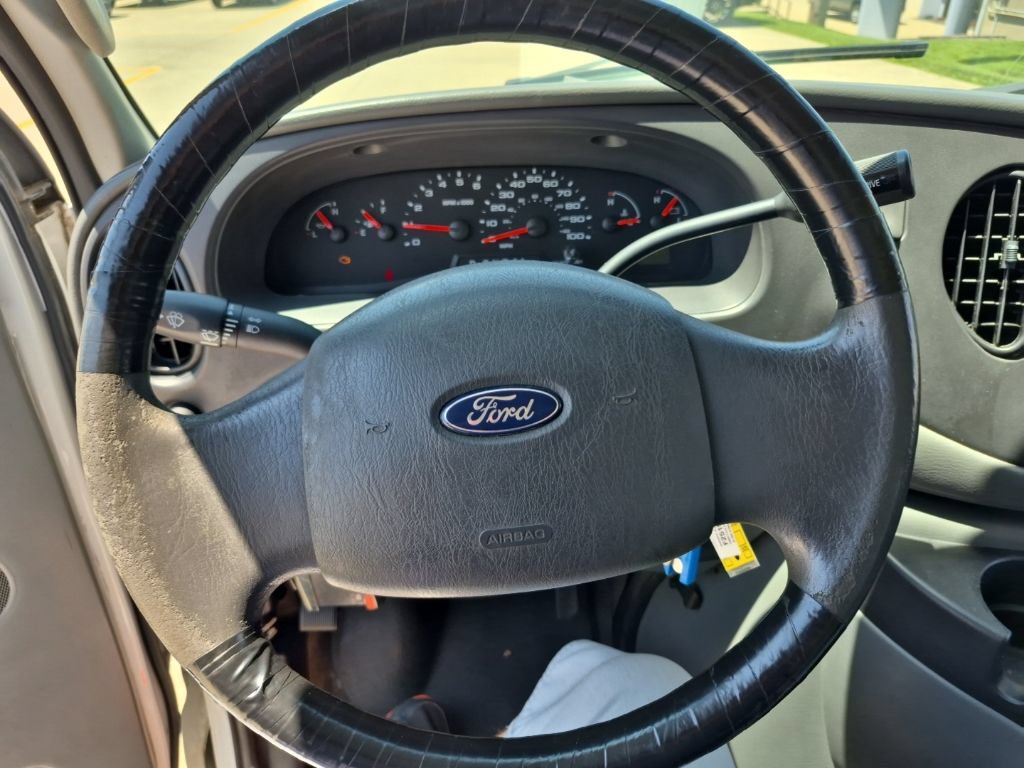 Used 2006 Ford E-150 and Econoline 150 RWD image 9