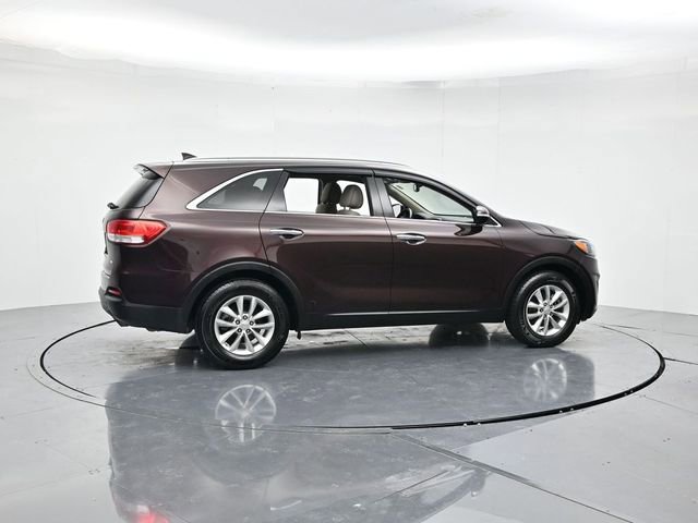 Used 2016 Kia Sorento LX w/ LX Convenience Package image 2