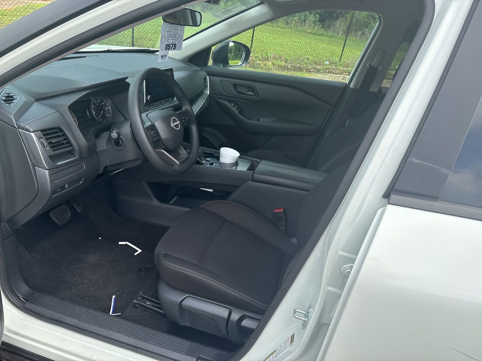 Used 2025 Nissan Rogue S FWD image 8