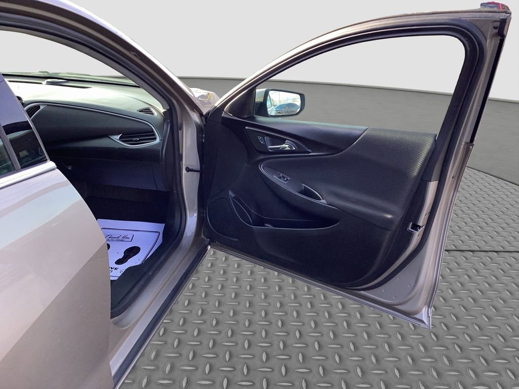 Used 2023 Chevrolet Malibu LT image 16
