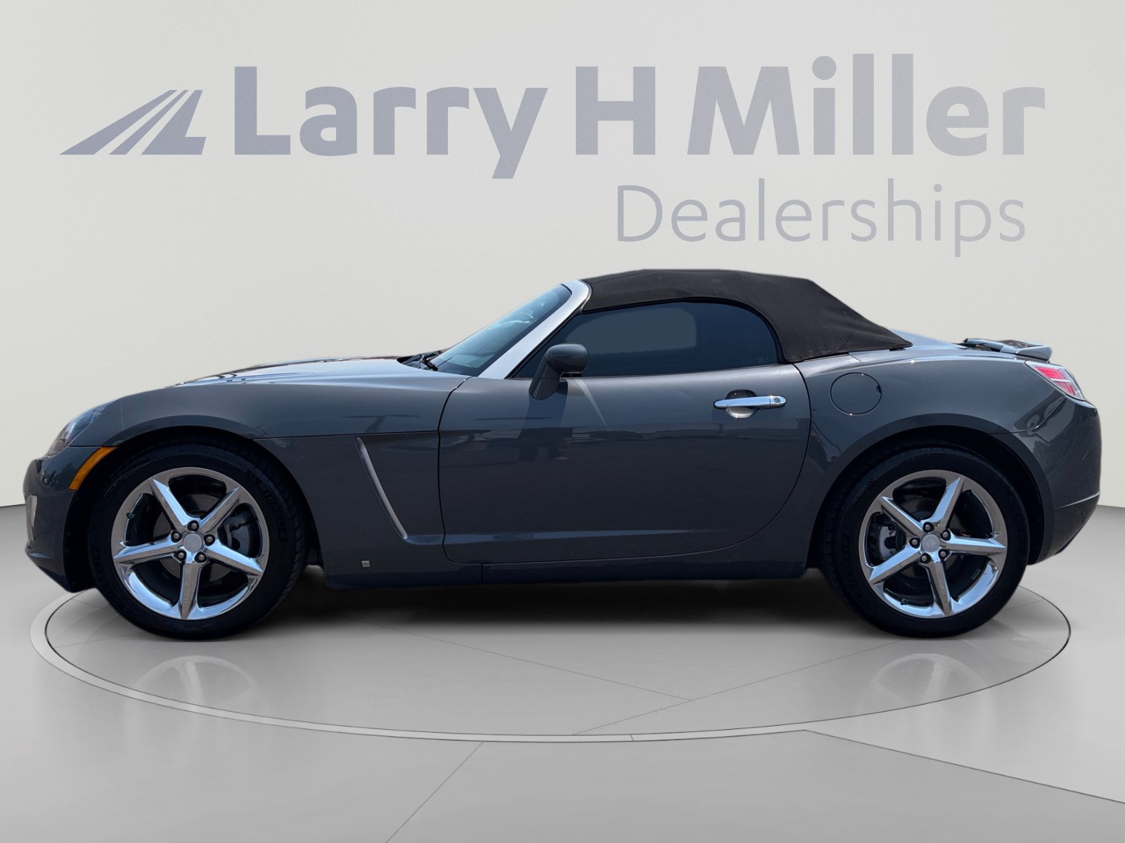 Used 2009 Saturn Sky Red Line RWD image 2