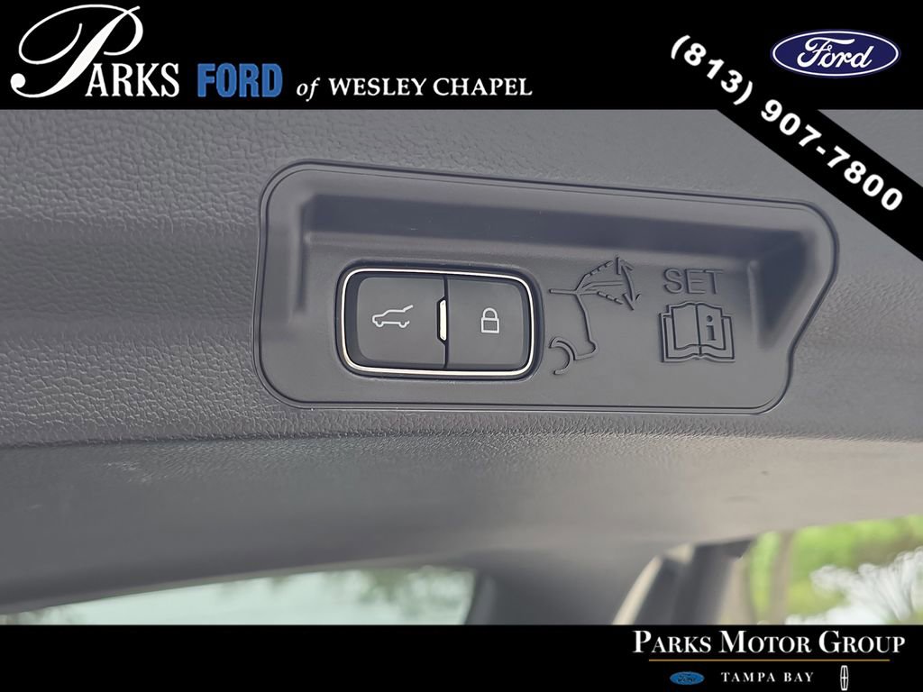 Certified 2023 Ford Explorer Limited w/ Limited Technology Package image 9