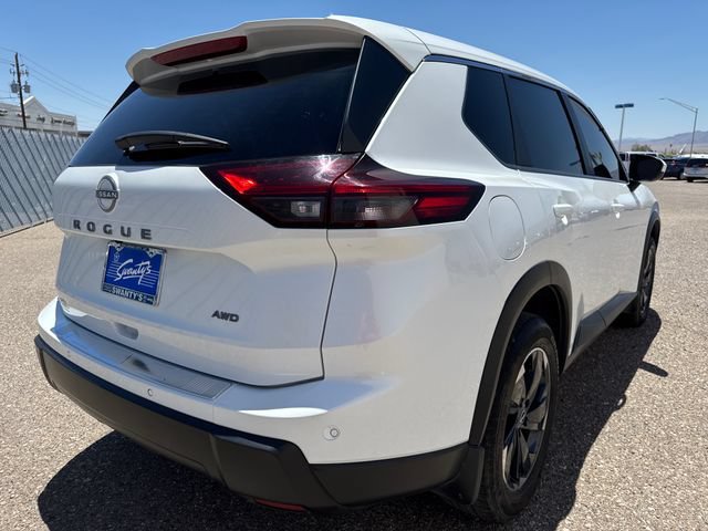 Used 2025 Nissan Rogue SV AWD/4WD image 5