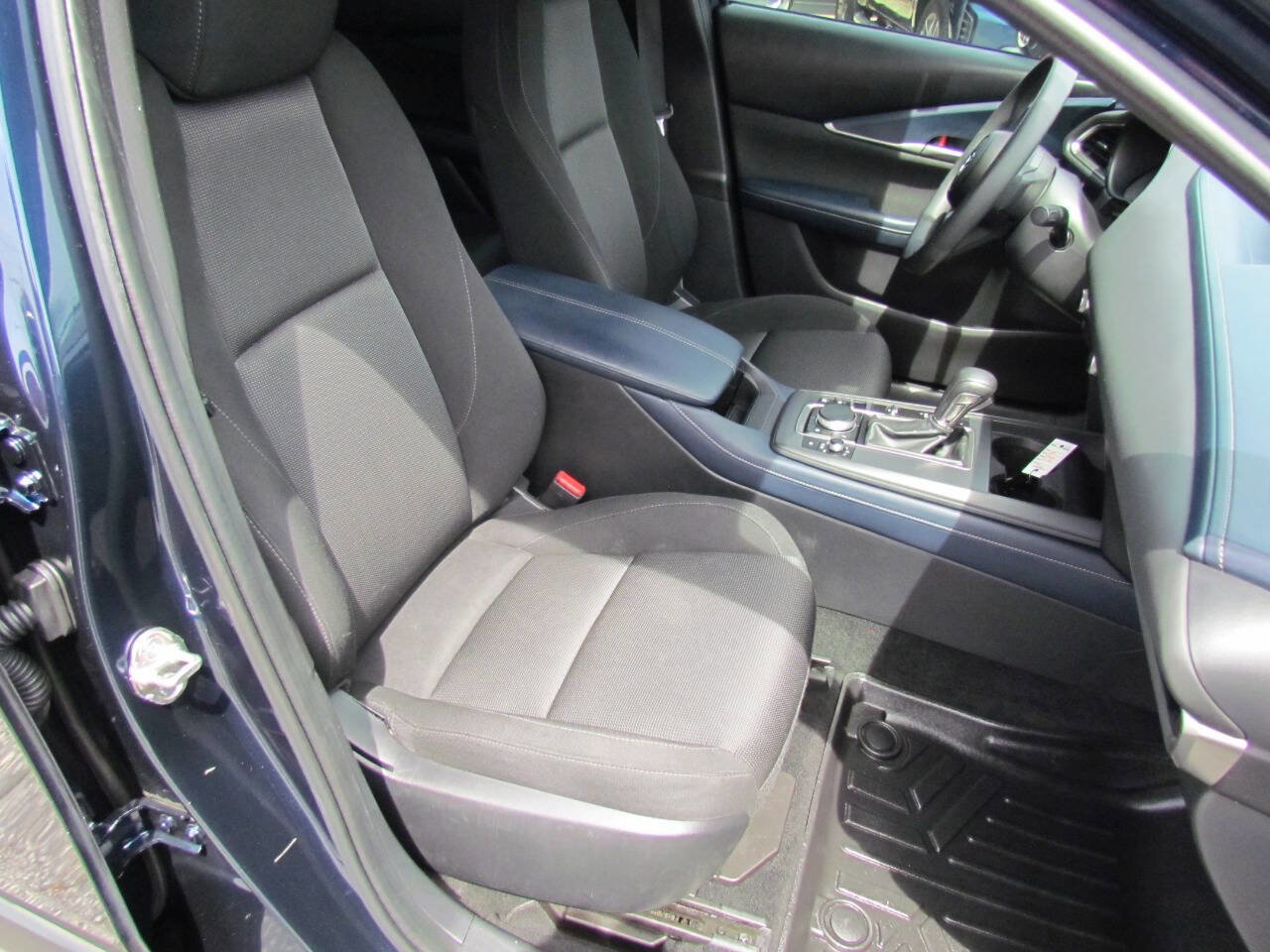 Used 2020 MAZDA CX-30 FWD image 18
