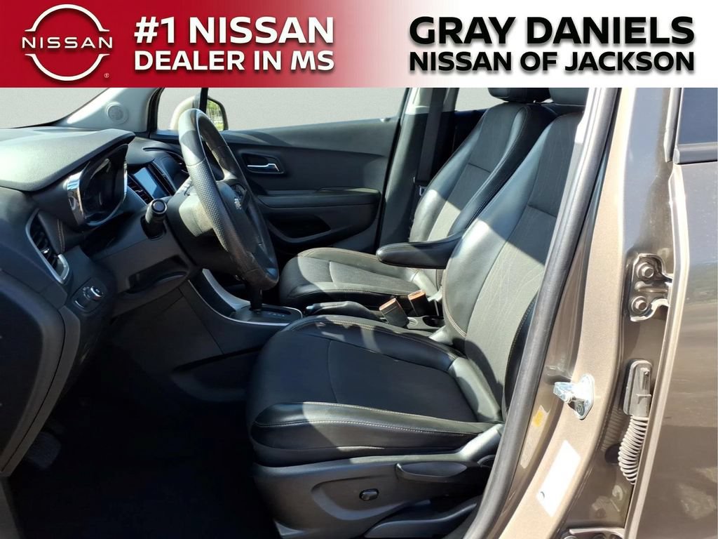 Used 2021 Chevrolet Trax LT AWD/4WD image 23