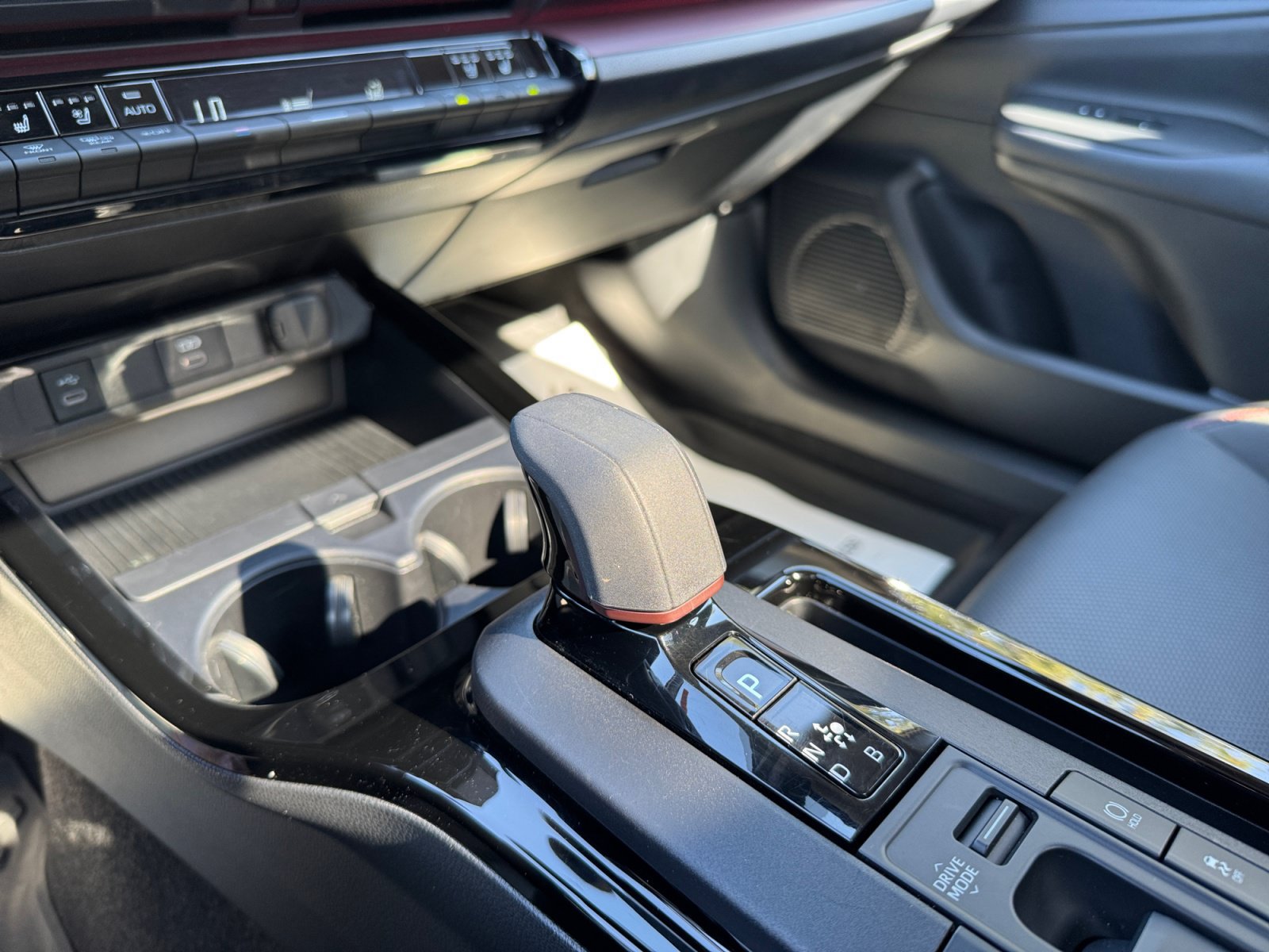 Used 2024 Toyota Prius Prime Premium w/ Advanced Technology Package FWD image 8