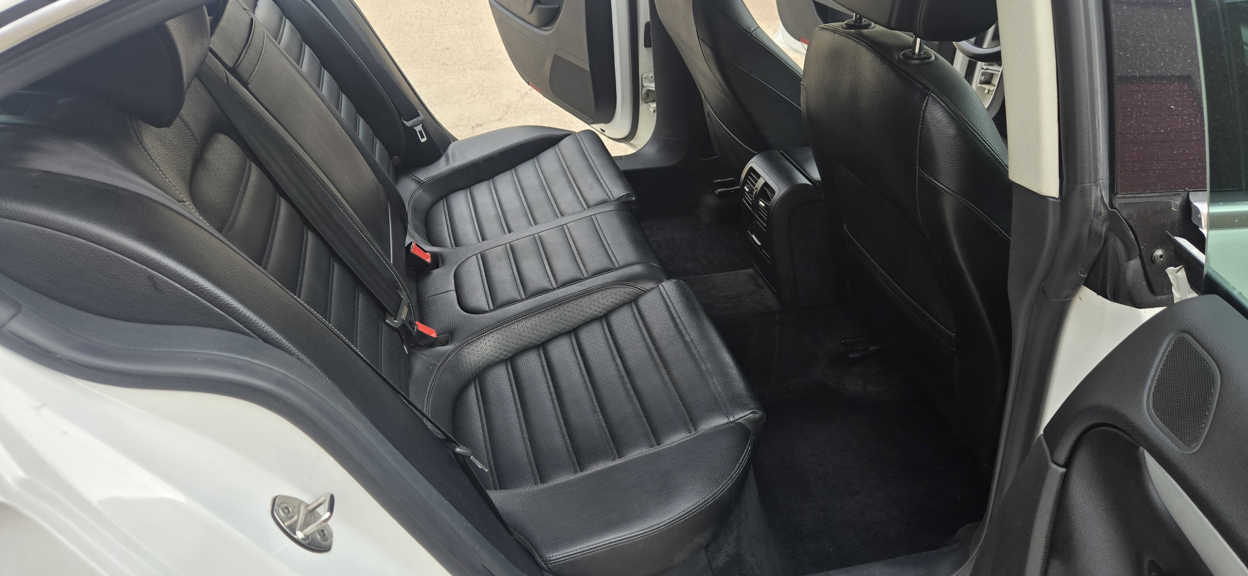 Used 2014 Volkswagen CC R-Line FWD image 21