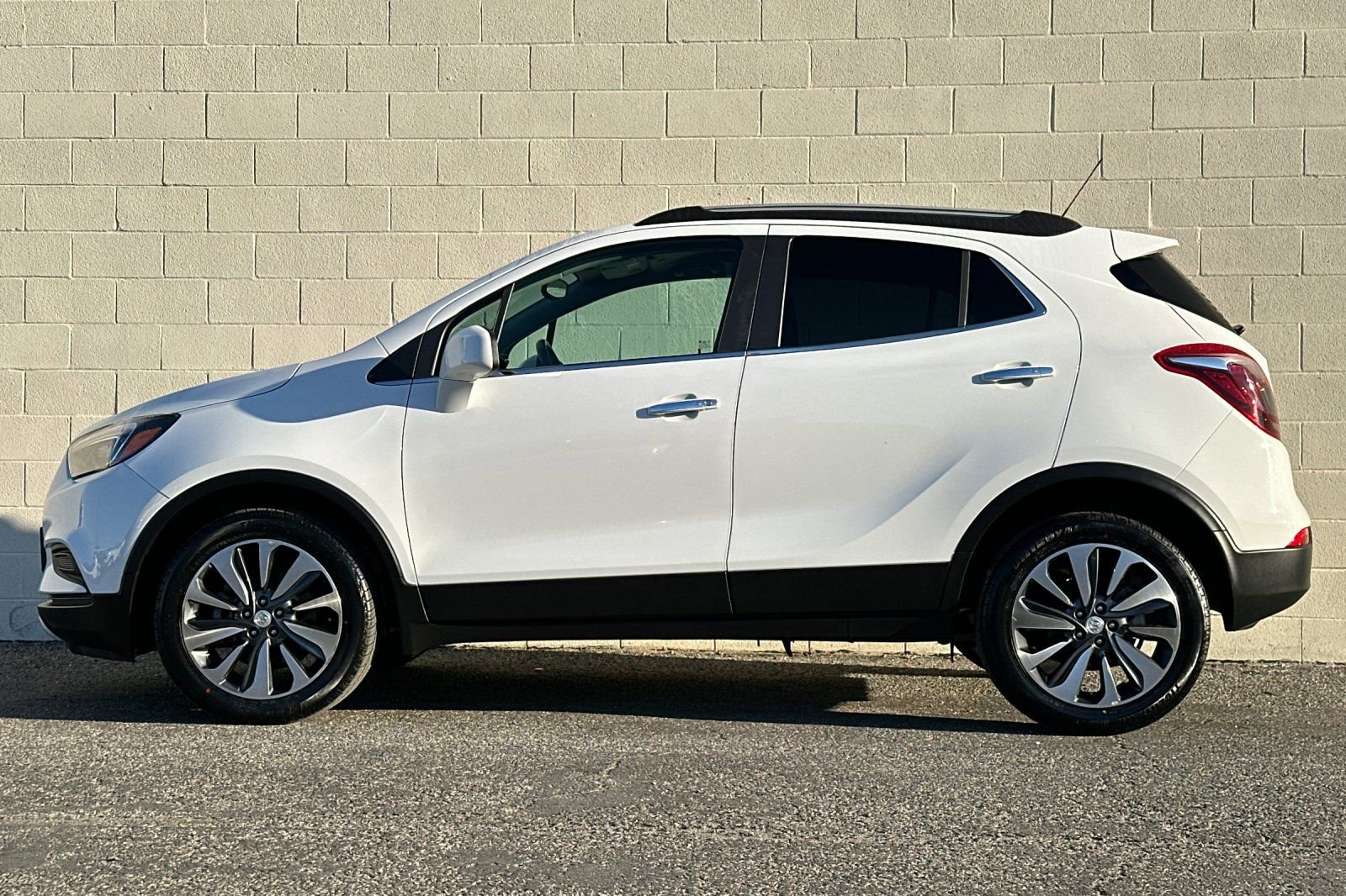 Certified 2022 Buick Encore Preferred w/ Safety Package image 7