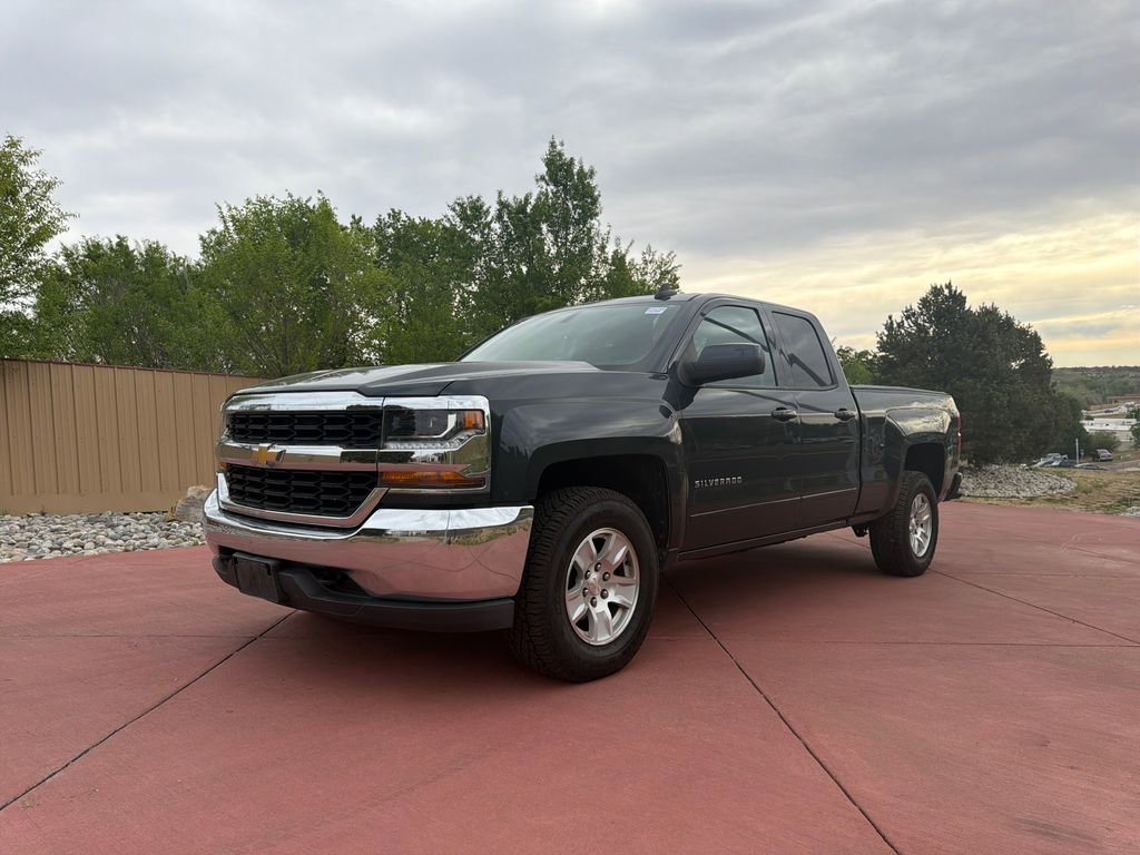 Used 2018 Chevrolet Silverado 1500 LT AWD/4WD image 3