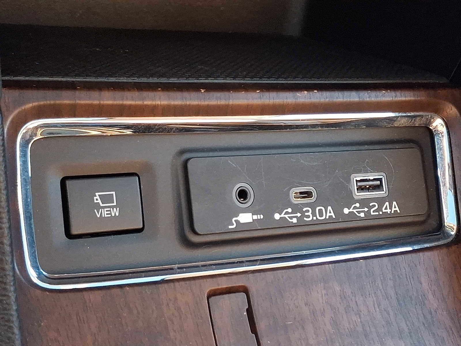 Used 2023 Subaru Ascent Touring image 26