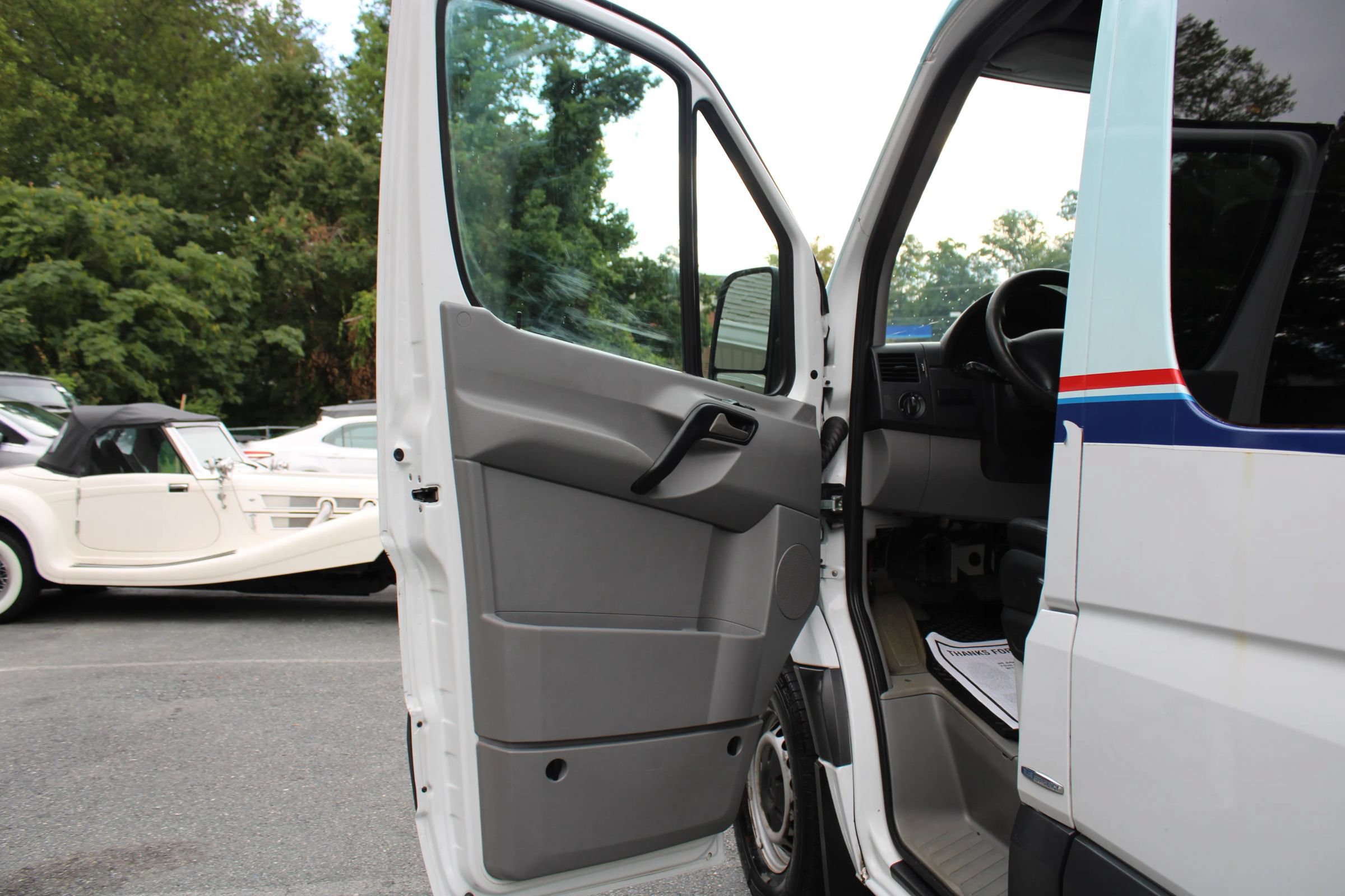 Used 2016 Mercedes-Benz Sprinter 2500 image 23