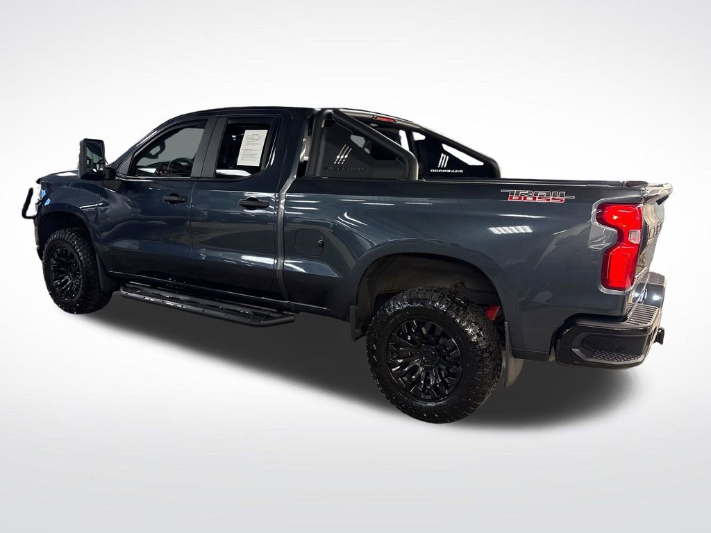 Used 2019 Chevrolet Silverado 1500 Custom Trail Boss AWD/4WD image 3