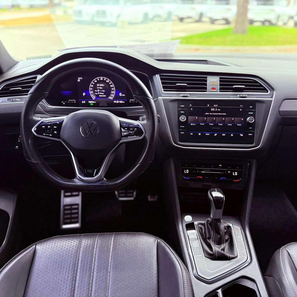 Used 2022 Volkswagen Tiguan SE R-Line image 10