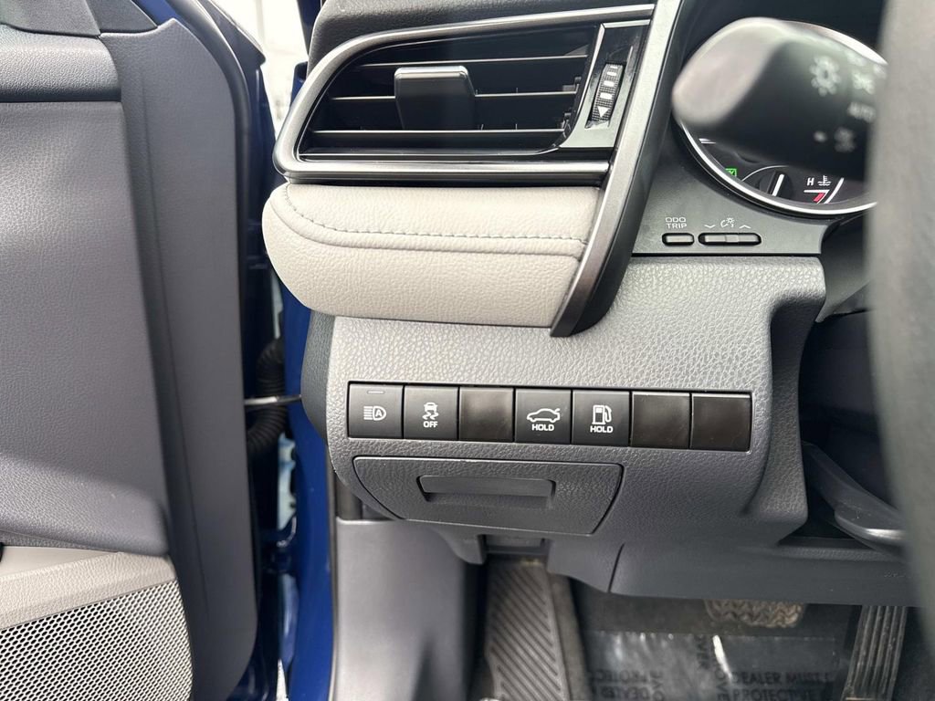 Used 2023 Toyota Camry LE image 17