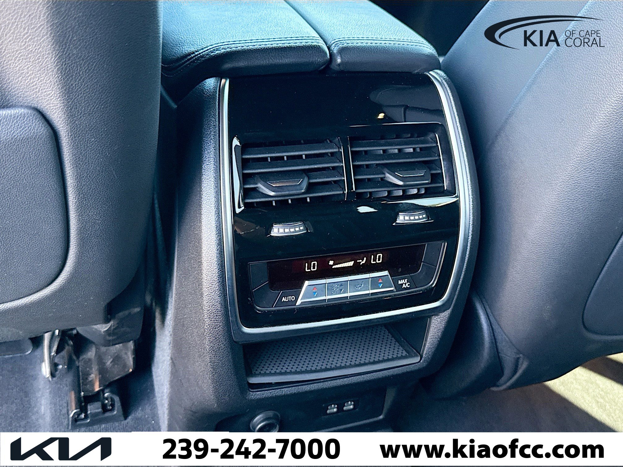 Used 2020 BMW X7 M50i w/ Executive Package image 20