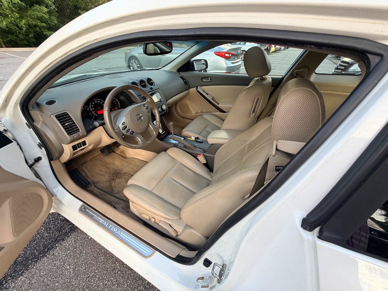 Used 2012 Nissan Altima 2.5 S w/ 2.5S Premium Pkg FWD image 7