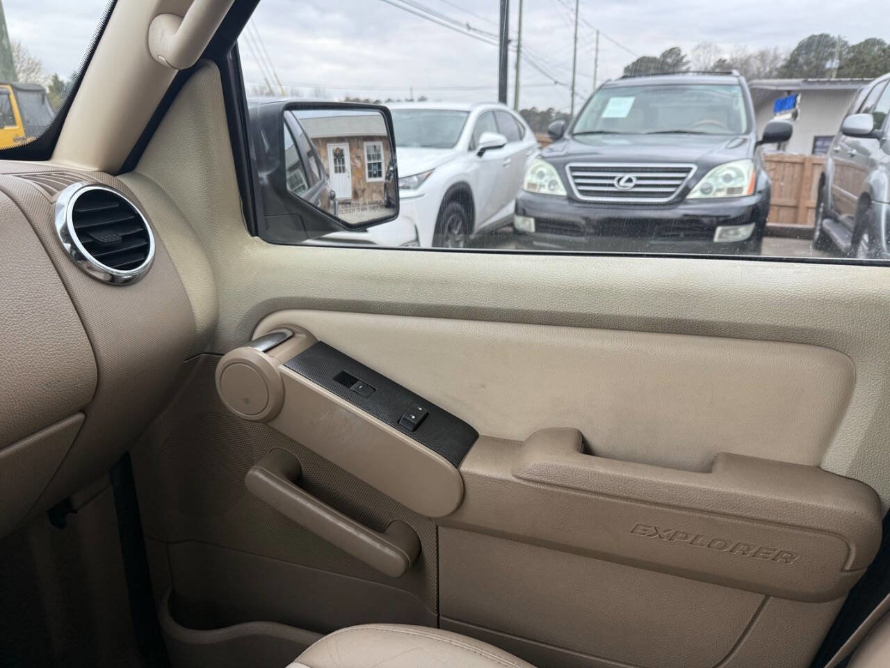 Used 2007 Ford Explorer Sport Trac Limited image 16