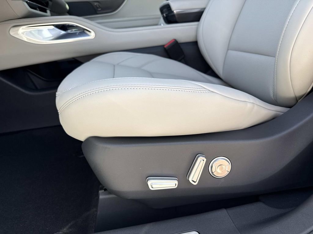 New 2026 Lincoln Nautilus Premier image 20