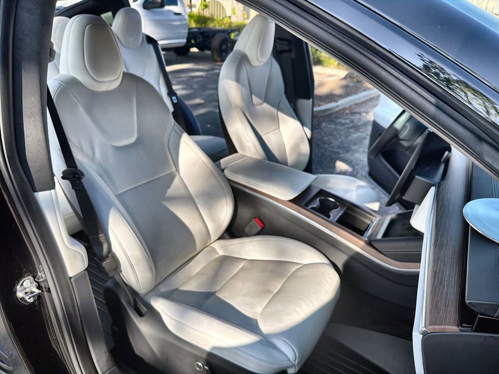 Used 2022 Tesla Model X AWD/4WD image 27