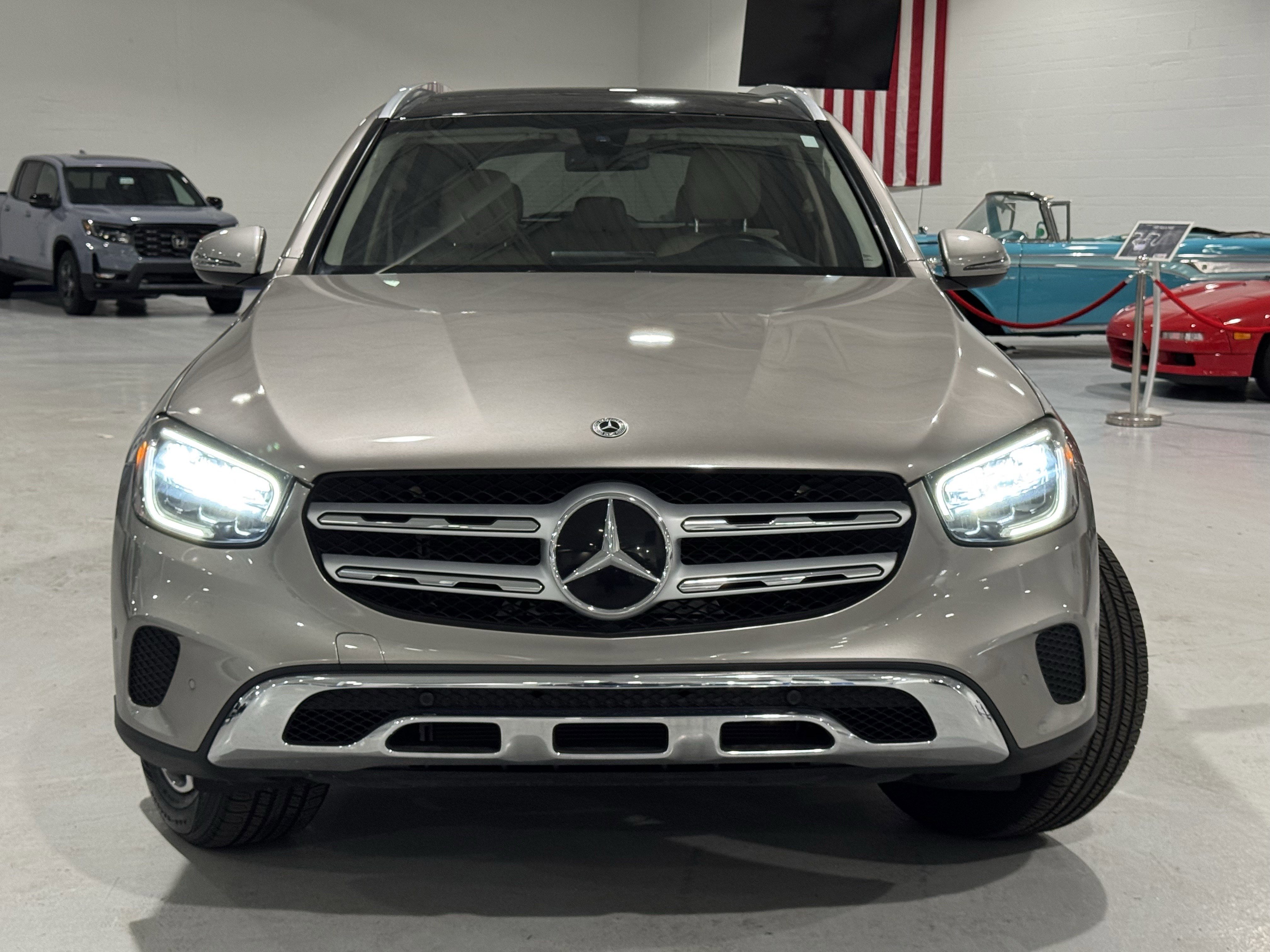Used 2021 Mercedes-Benz GLC 300 4MATIC w/ Premium Package image 17