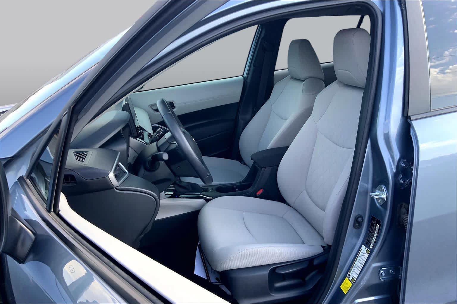 Used 2023 Toyota Corolla Cross LE FWD image 8