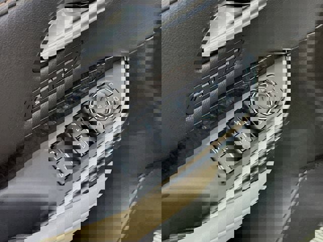 Used 2024 Cadillac XT4 Premium Luxury w/ Technology Package image 21