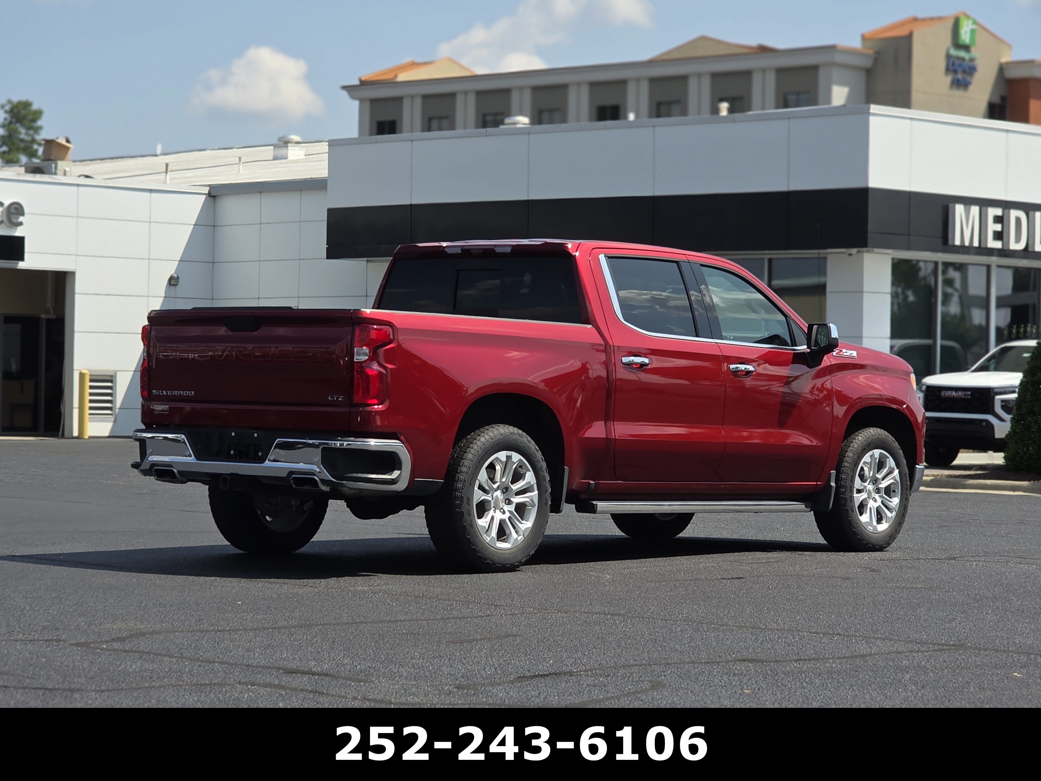 Used 2023 Chevrolet Silverado 1500 LTZ w/ LTZ Premium Package AWD/4WD image 7