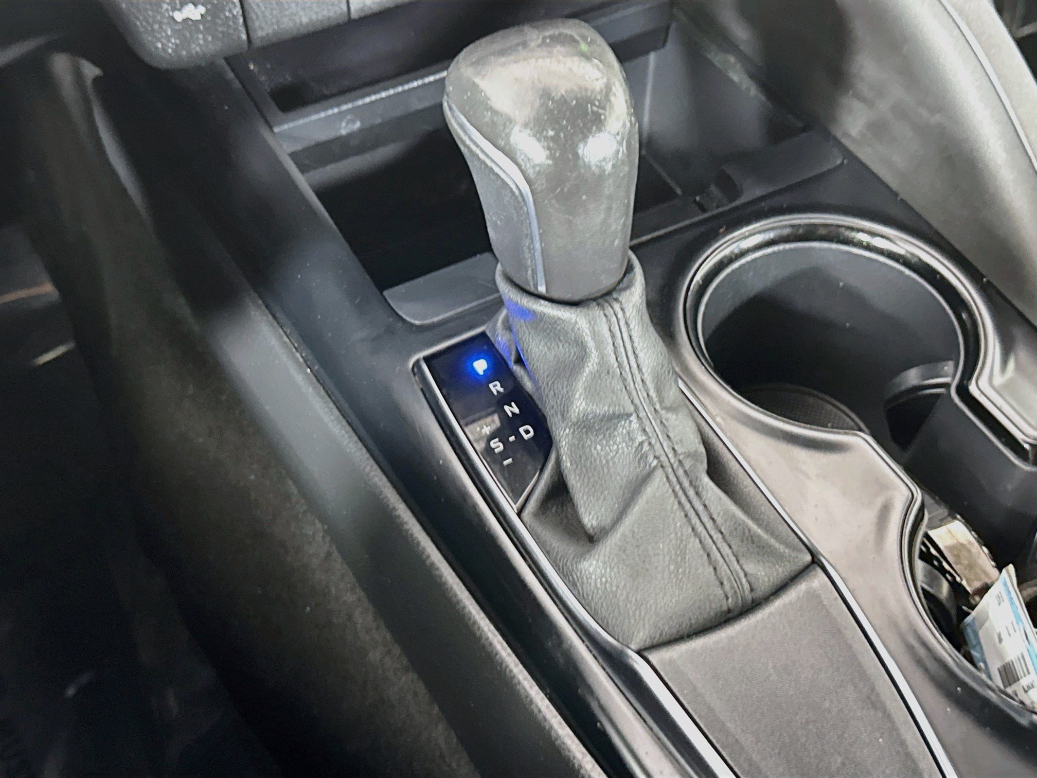 Used 2020 Toyota Camry SE w/ Convenience Package FWD image 20