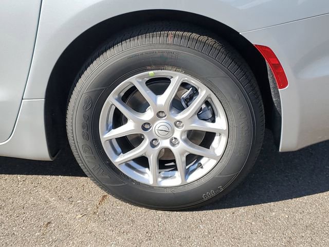 New 2026 Chrysler Pacifica Select FWD image 5