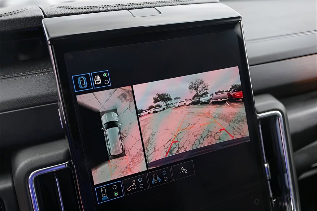 Used 2025 GMC Yukon Denali image 17