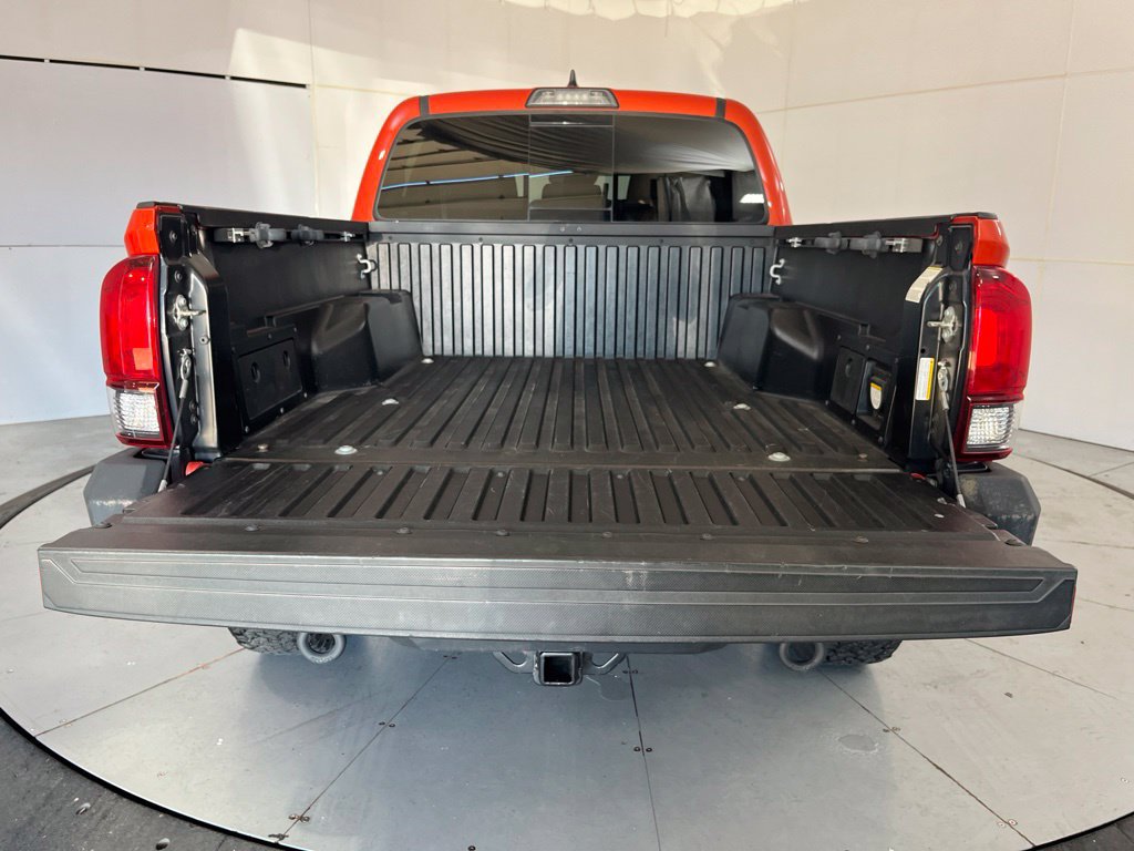 Used 2018 Toyota Tacoma TRD Off-Road AWD/4WD image 13