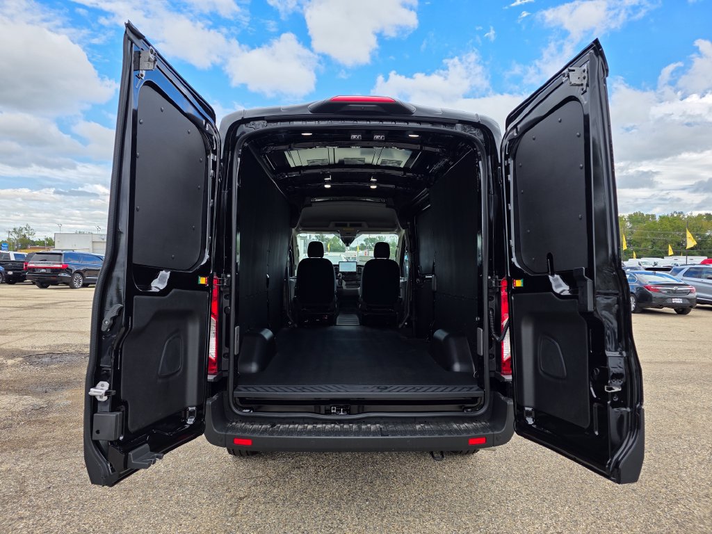 New 2026 Ford Transit 250 148 Medium Roof w/ Load Area Protection Package RWD image 28