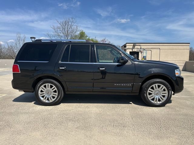 Used 2014 Lincoln Navigator 4WD w/ Equipment Group 101A image 8