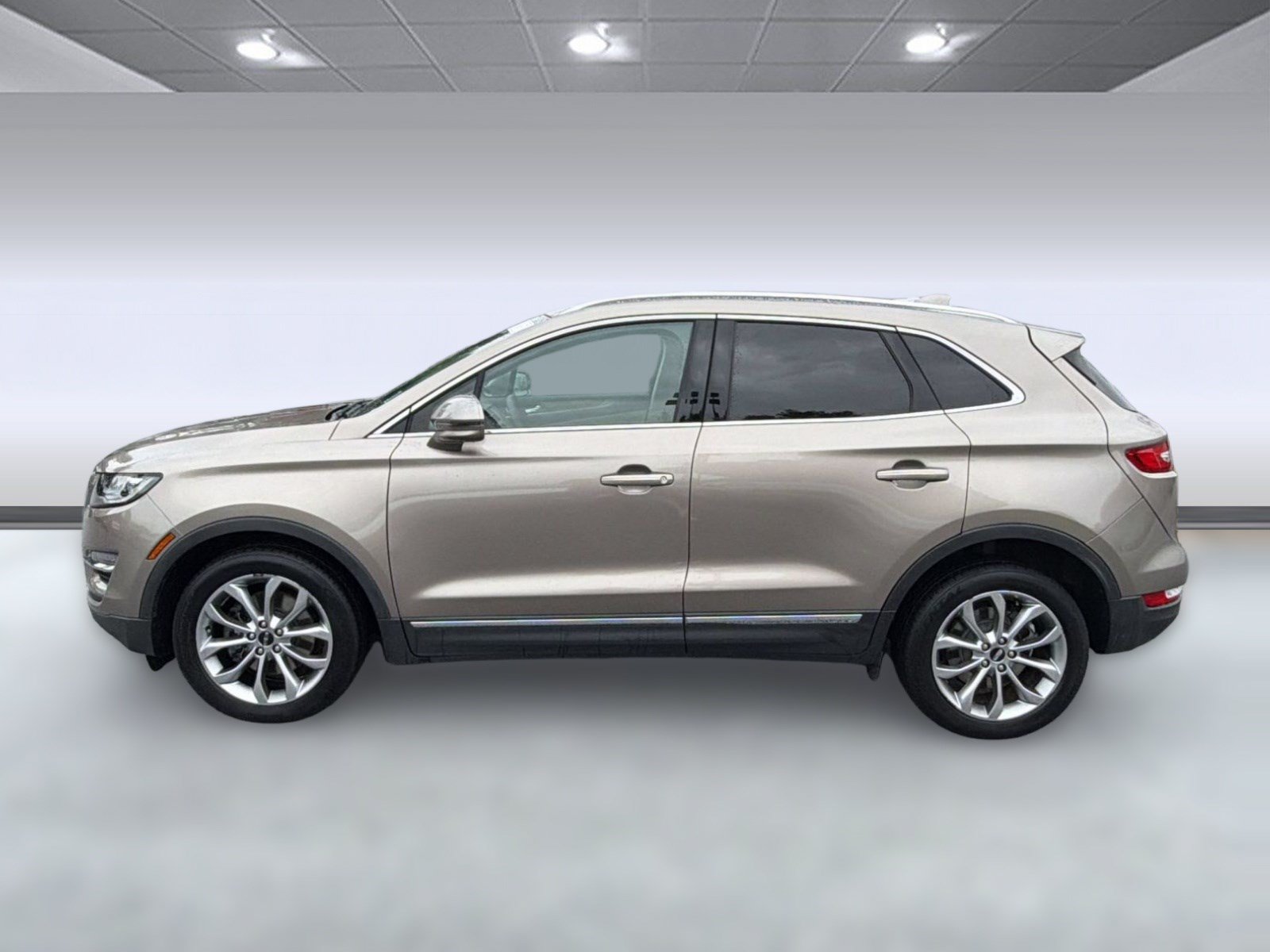 Used 2019 Lincoln MKC Select w/ Select Plus Package FWD image 2