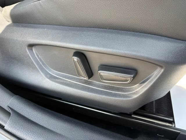 Used 2025 Toyota Camry XSE FWD image 28