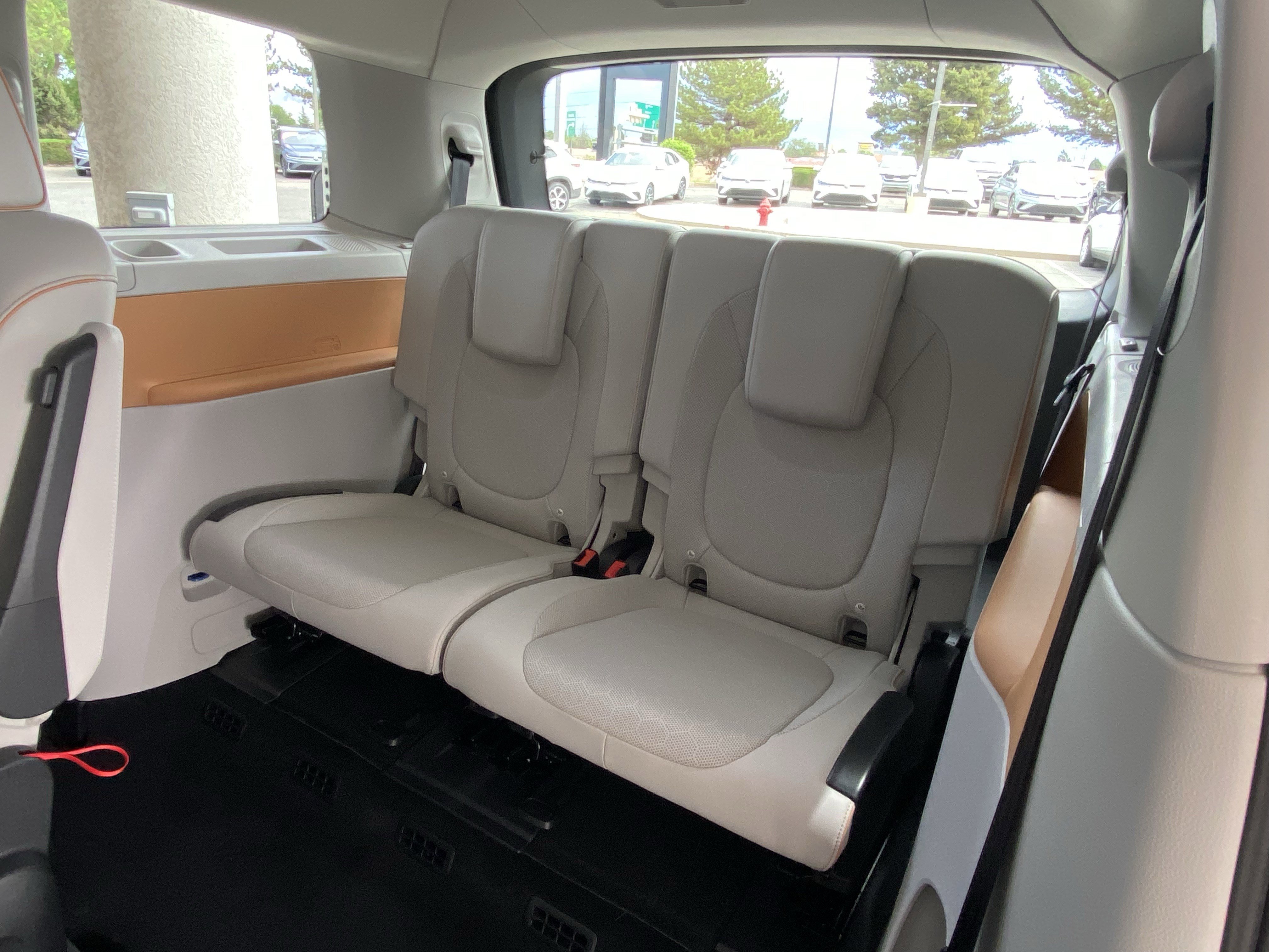 Used 2025 Volkswagen ID. Buzz 1st Edition AWD/4WD image 27