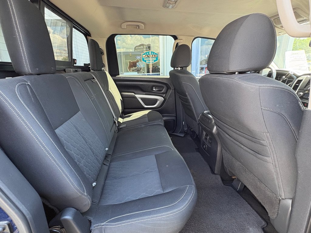 Used 2018 Nissan Titan SV w/ SV Convenience Package RWD image 16