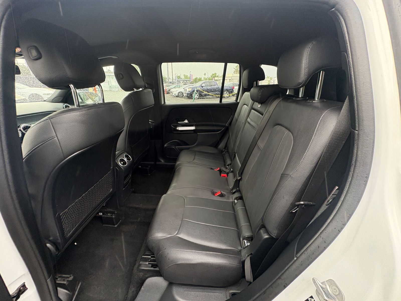 Used 2025 Mercedes-Benz GLB 250 4MATIC image 28