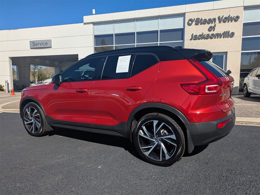Used 2021 Volvo XC40 T5 R-Design w/ Climate Package image 4