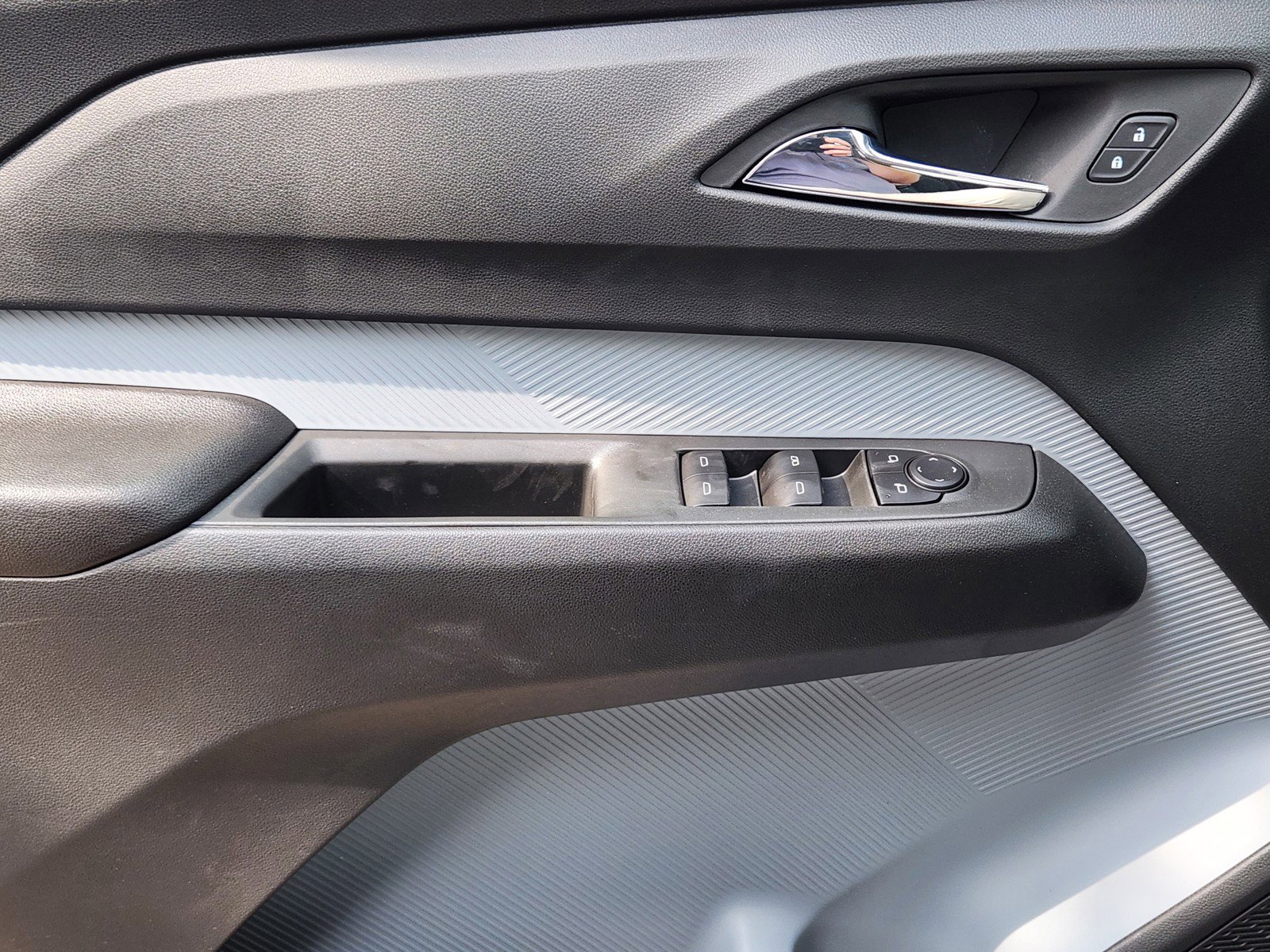 New 2027 Chevrolet Bolt LT image 17